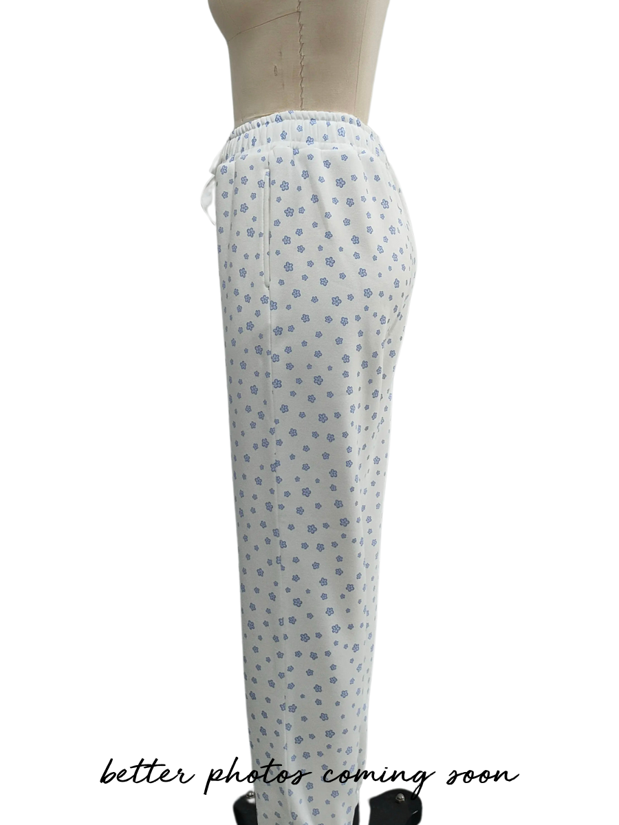 TRADESHOW White Lilo Blue Floral Joggers