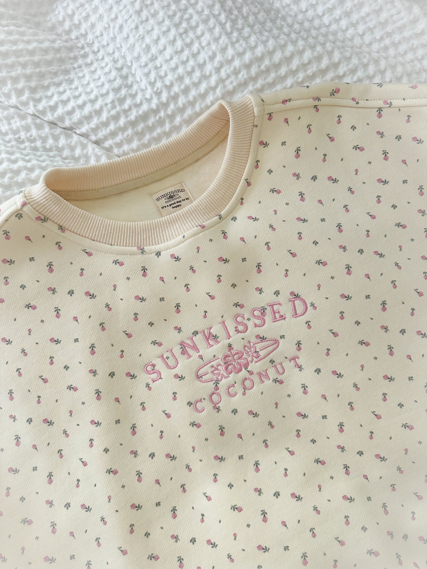 Toasted Cream Roses Floral Sunkissed Sweatshirt