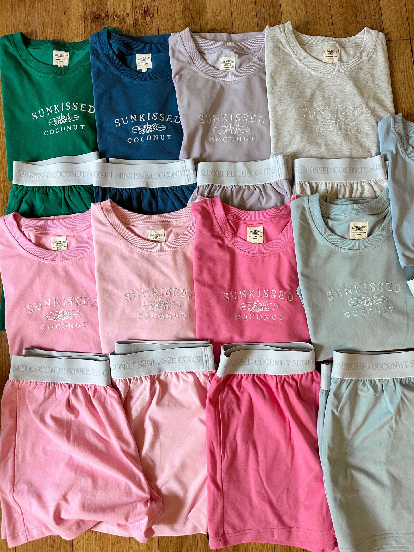 TRADESHOW Pearl Grey Basic Watercolor Embroider Tee