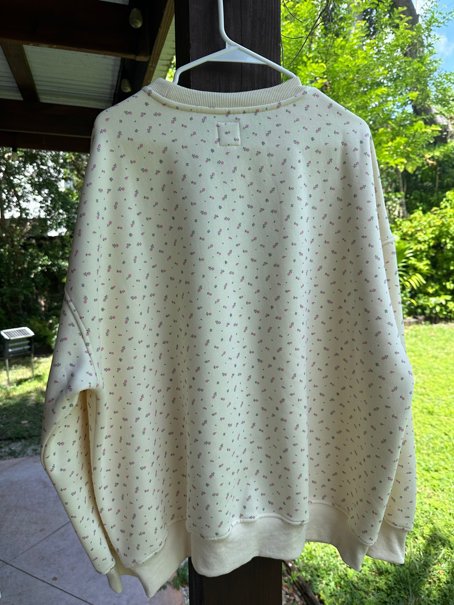 Toasted Cream Roses Floral Sunkissed Sweatshirt