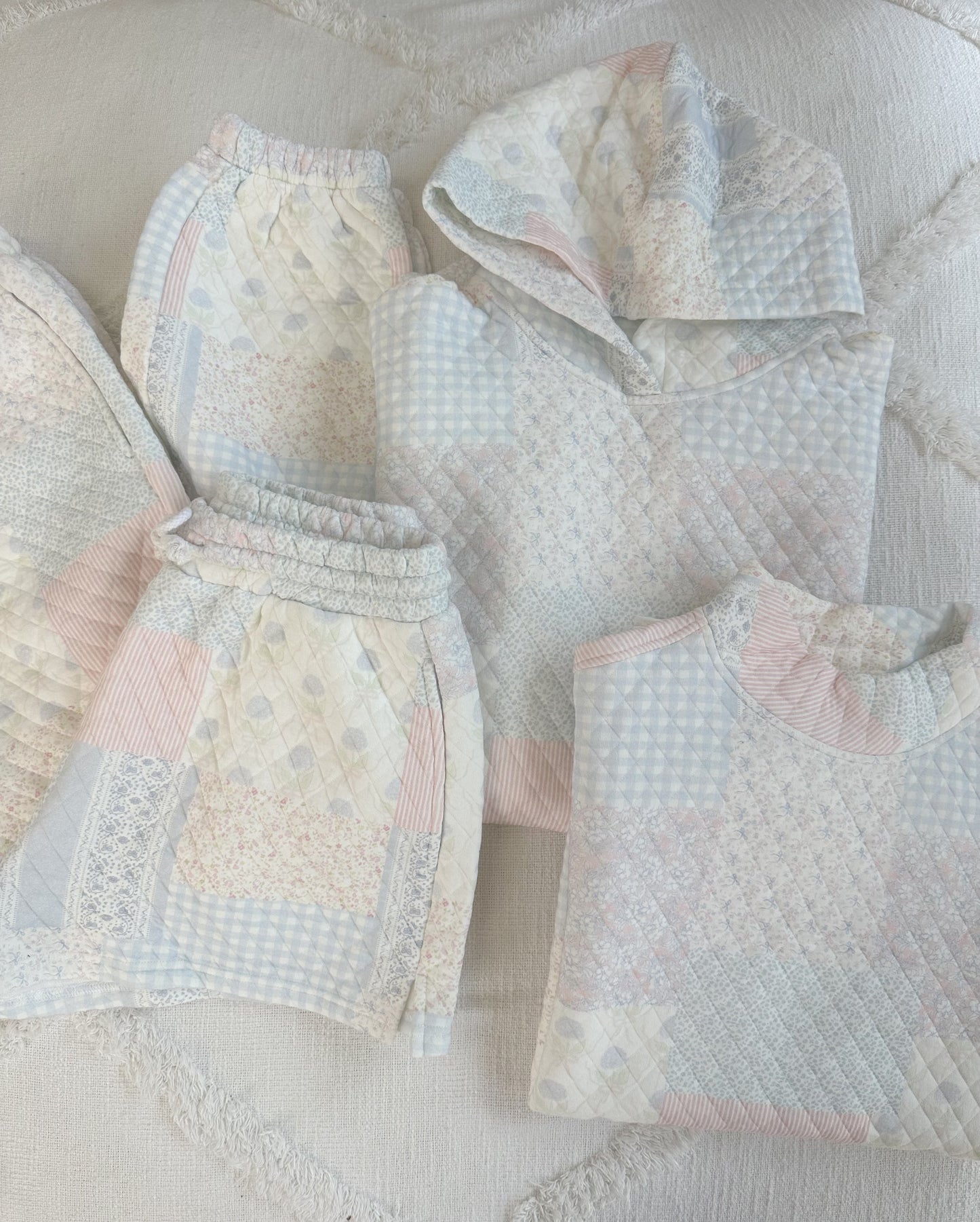 TRADESHOW Shades Of Blue Quilted Pastel Mockneck Sweatshirt