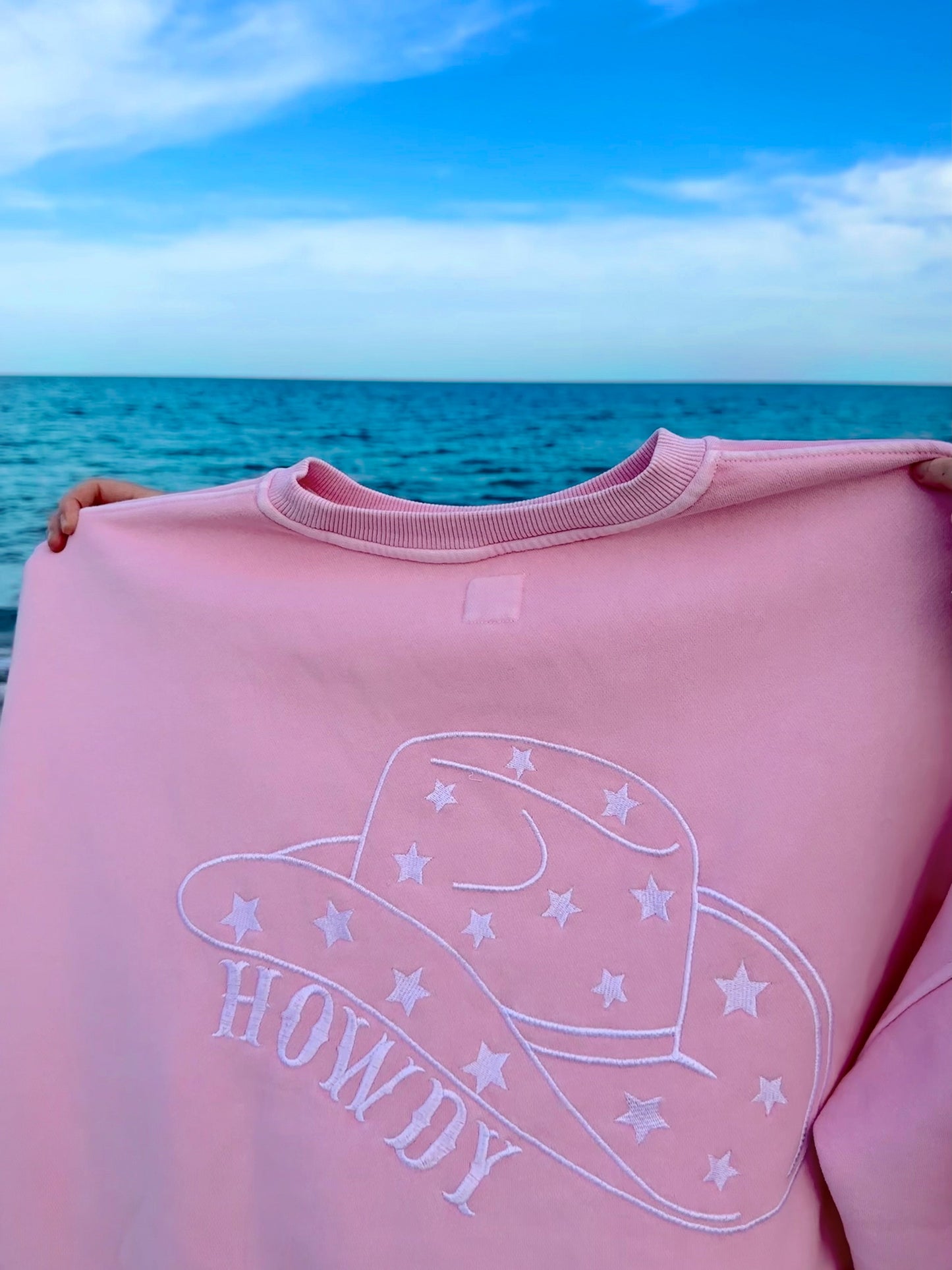 HOWDY COWGIRL EMBROIDER SWEATSHIRT - Sunkissedcoconut