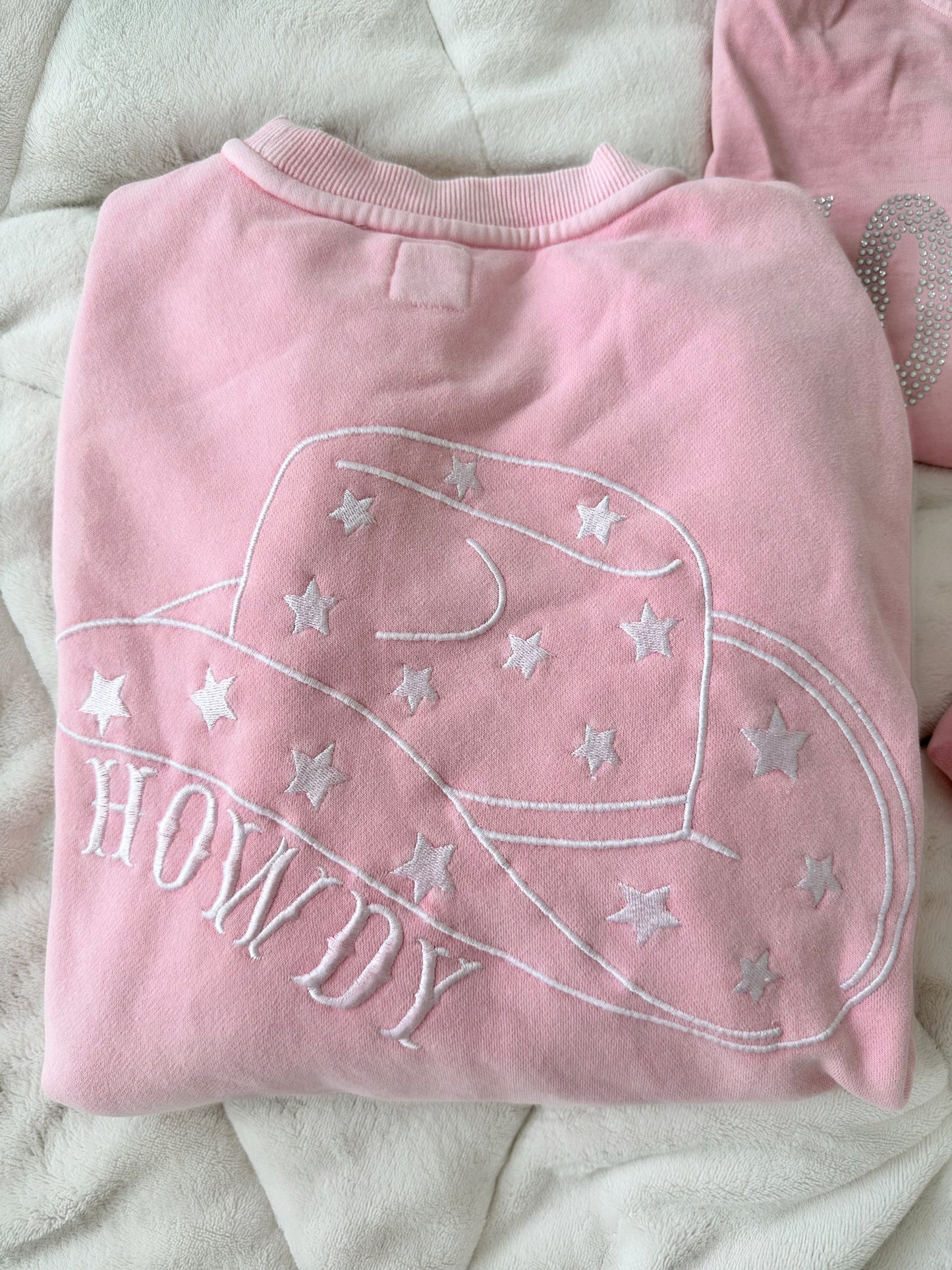 HOWDY COWGIRL EMBROIDER SWEATSHIRT - Sunkissedcoconut