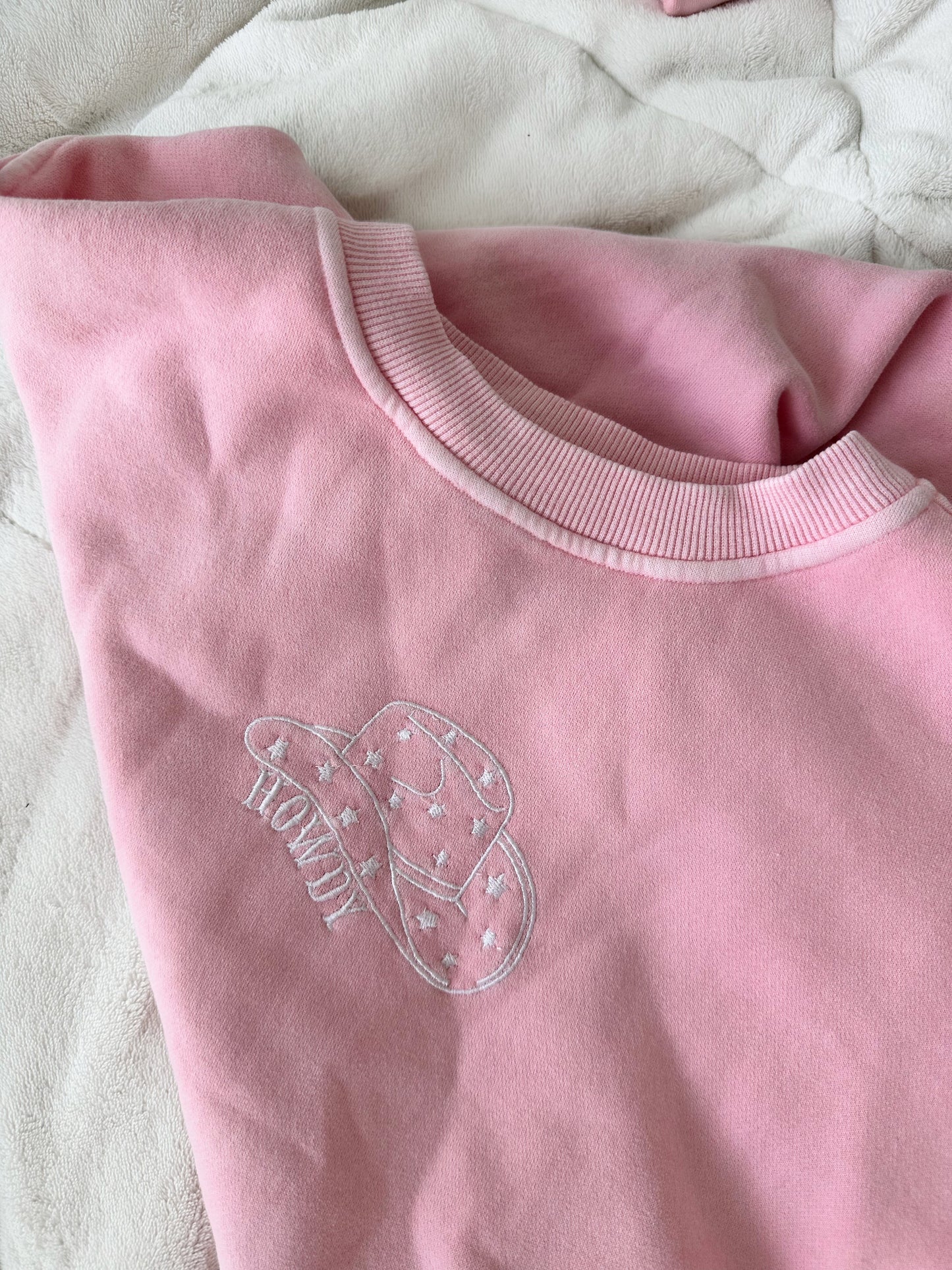HOWDY COWGIRL EMBROIDER SWEATSHIRT - Sunkissedcoconut