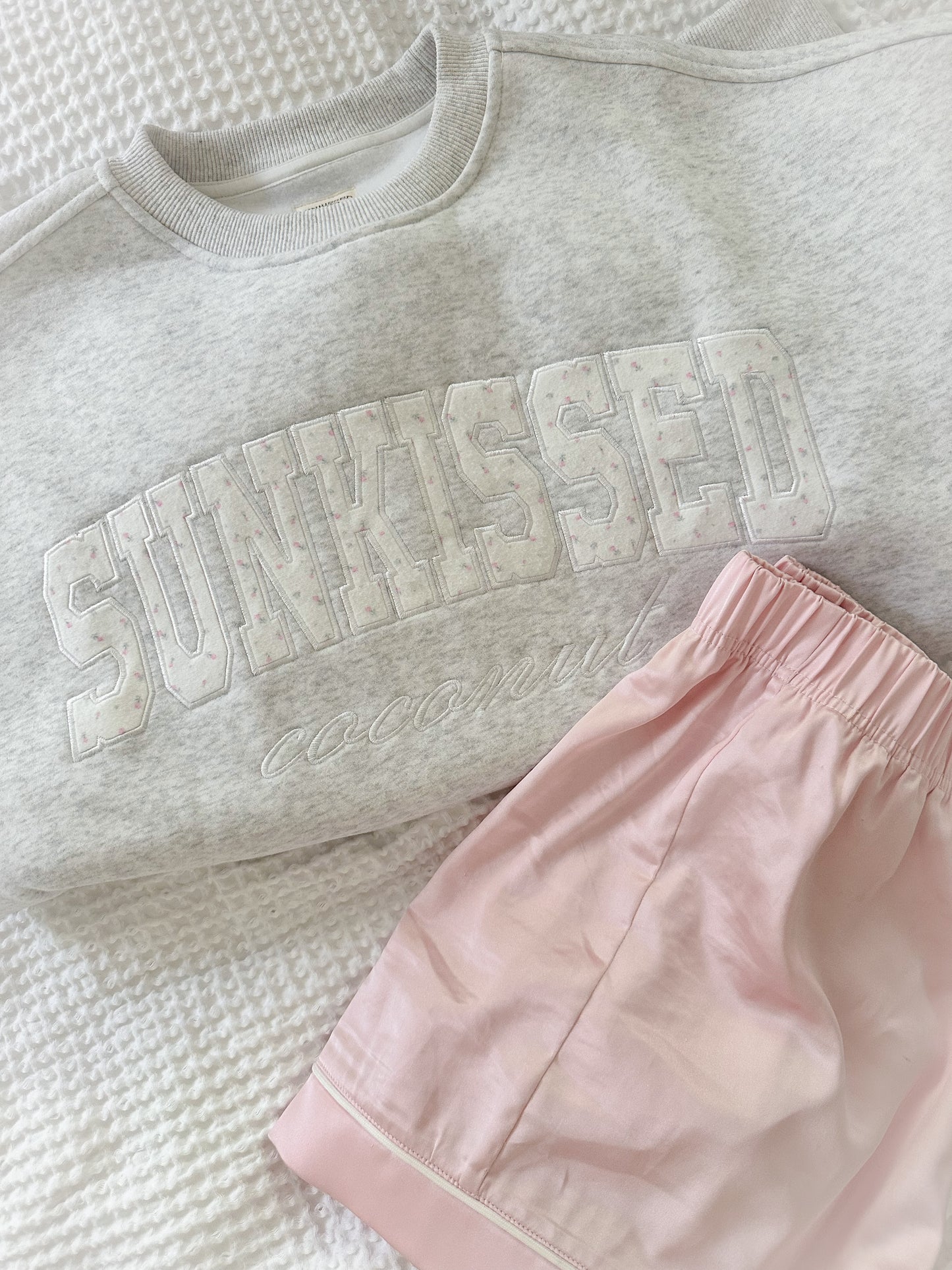 Sunkissed Roses Embroider Sweatshirt